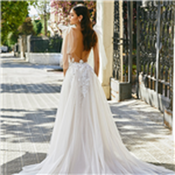 15 Backless and Low Back Wedding Dresses to Suit Every Bride Veni Infantino 15 Backless and Low Back Wedding Dresses to Suit Every Bride Veni Infantino