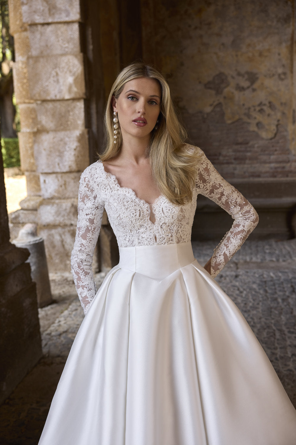 Aaditri Wedding Dress - 63215B – Veni Infantino