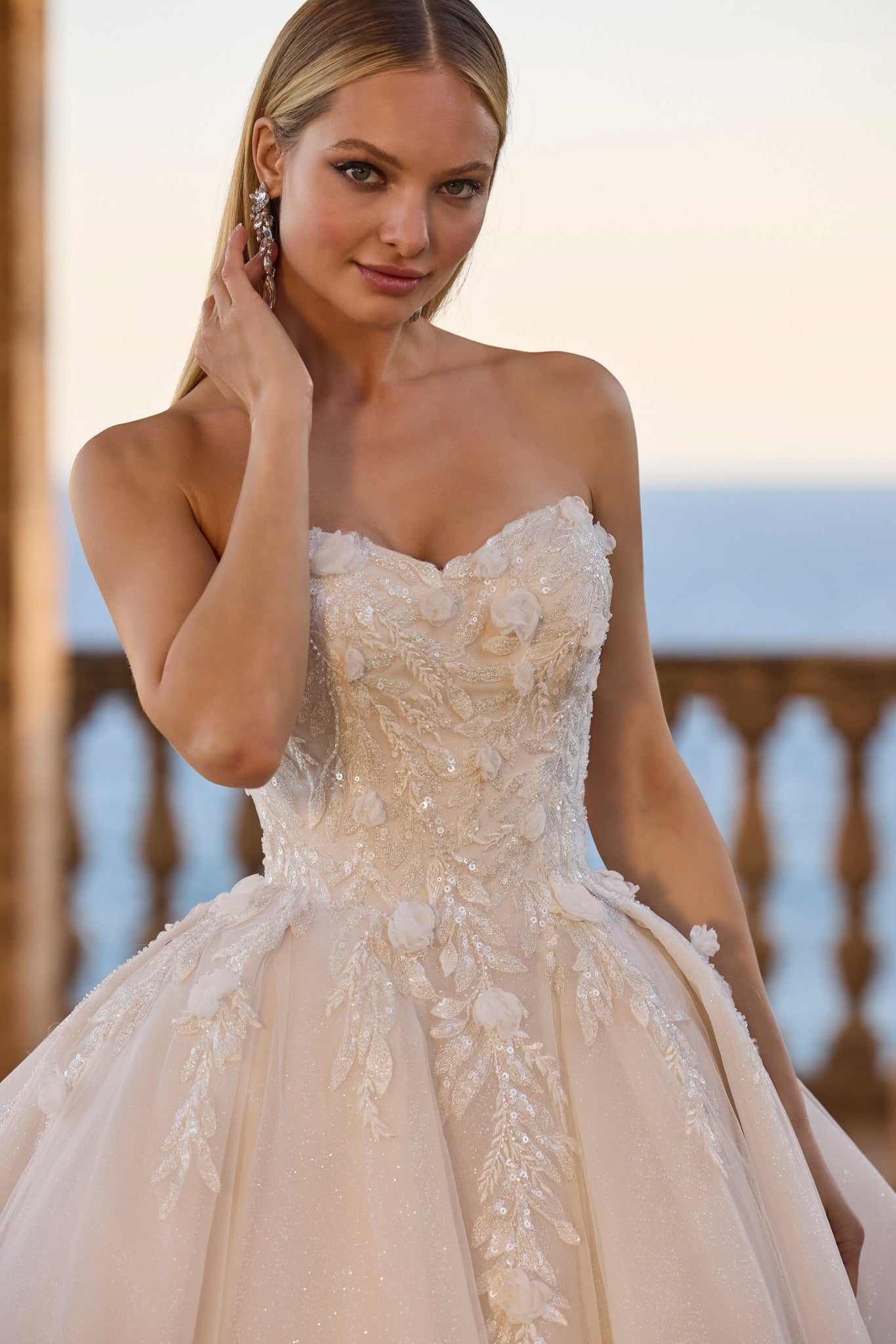 How to Choose the Right Wedding Dress for Your Body Type
