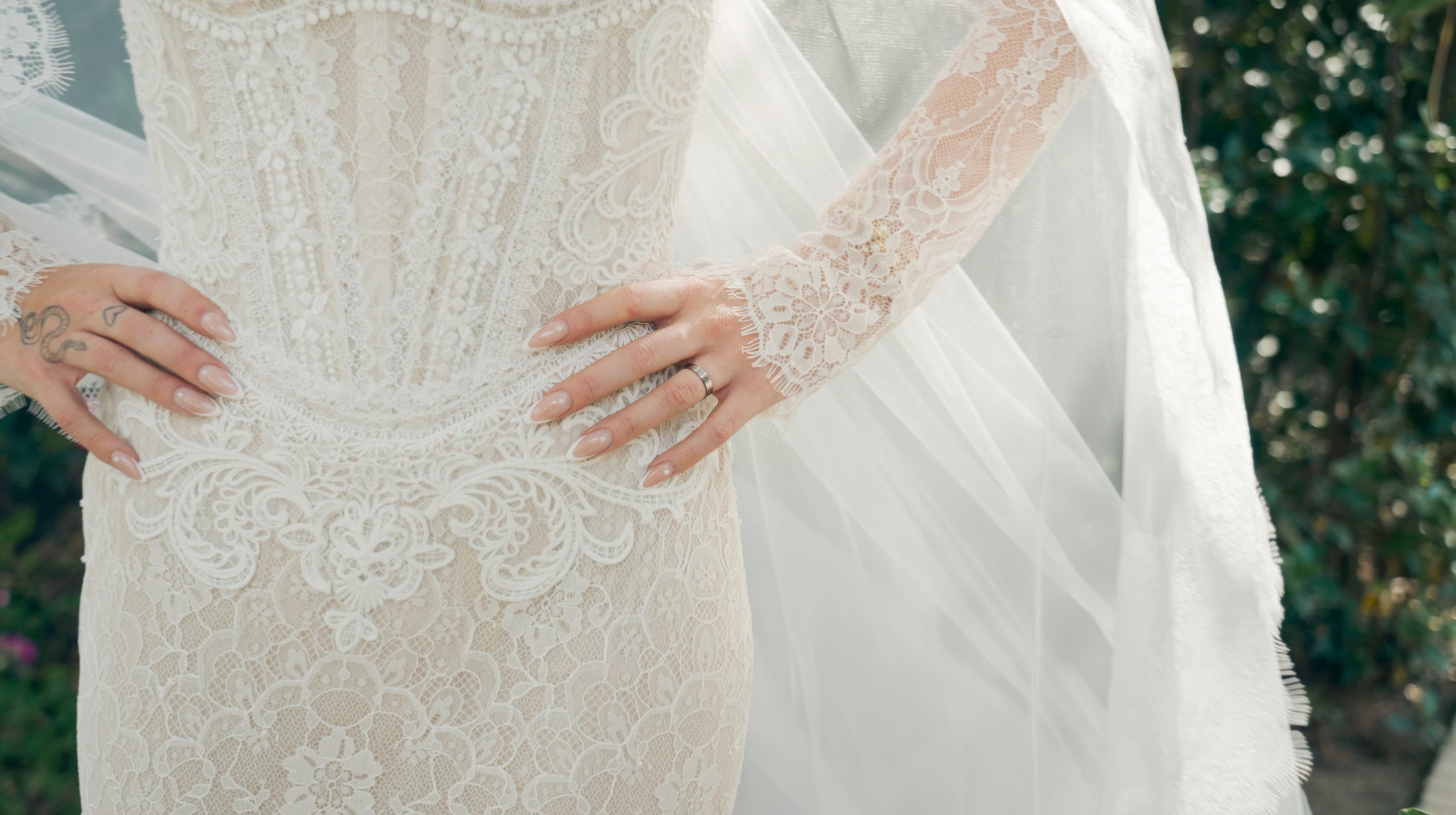 Is It Too Early to Talk Christmas Wedding Dresses? (Absolutely Not!)