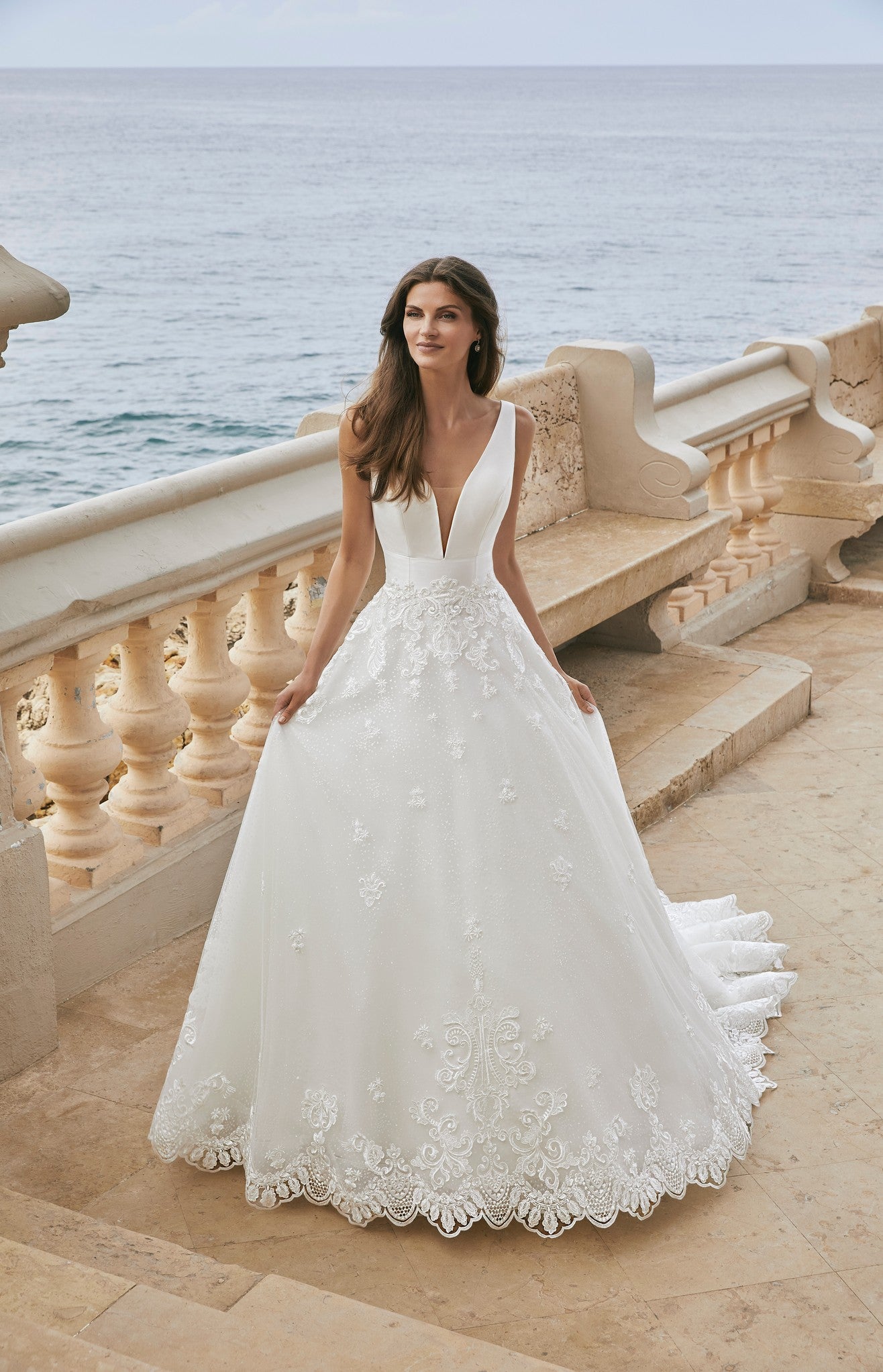 Victoria Jane 18612 A-line wedding dress with plunging neckline – Veni Infantino Victoria Jane 18612 A-line wedding dress with plunging neckline – Veni Infantino