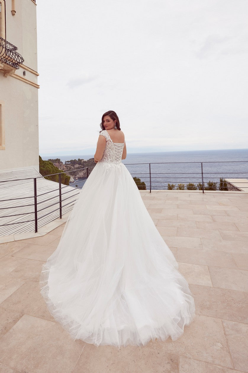 Alannah Wedding Dress - 19016
