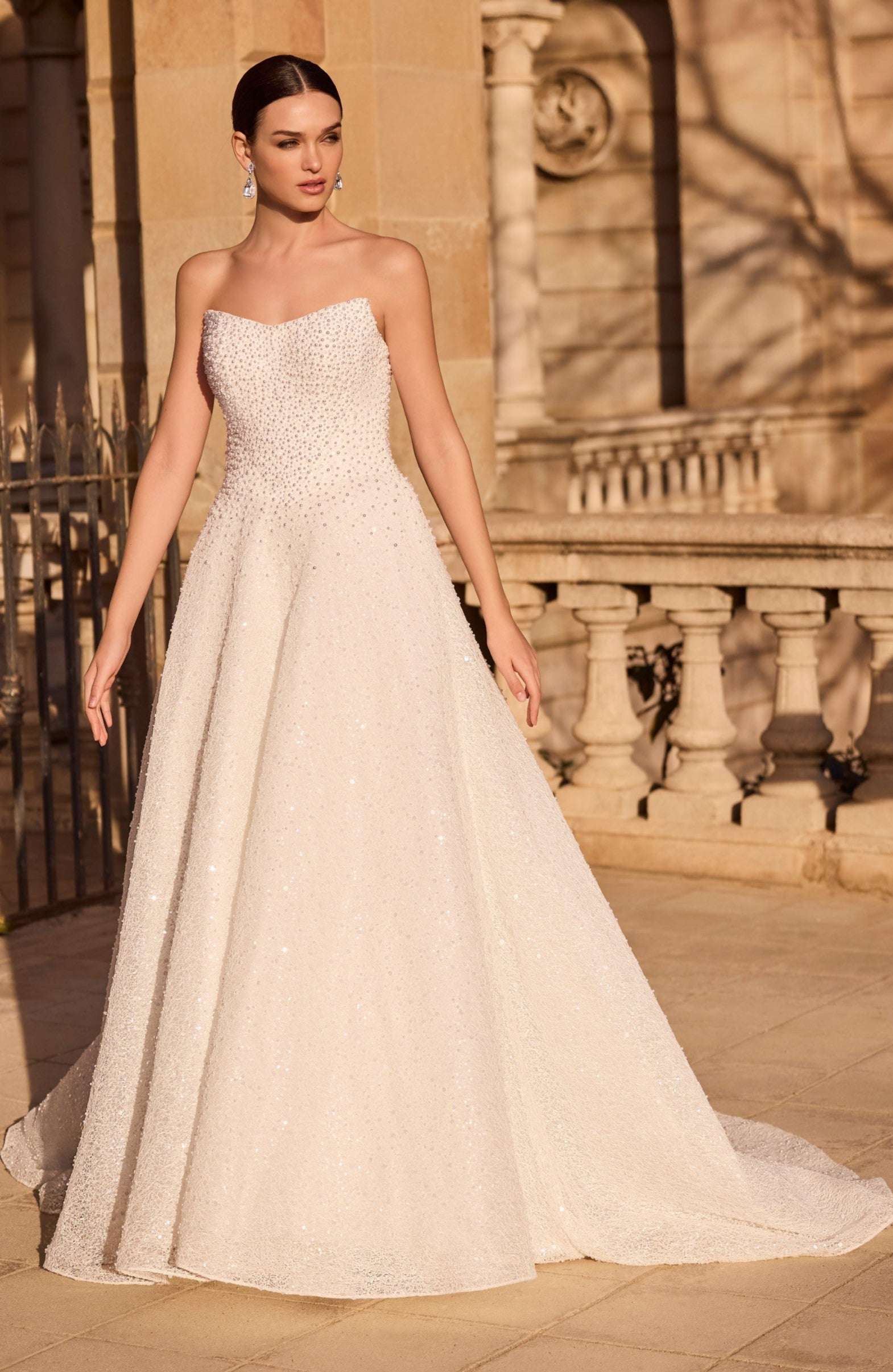 Monile フード付きベスト 　後ろチュールとバルーン　モニーレ　ダブルジップ Hilani Wedding Dress - 63120 – Veni Infantino
