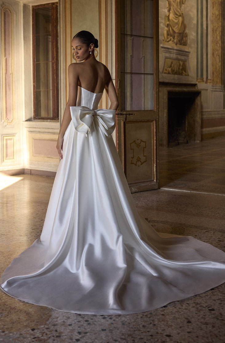 Akira Wedding Dress Akira Wedding Dress